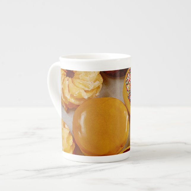 Tilldelade nötter benporslin mugg (Framsida vänster)