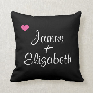 Tillfoga dina äkta kärlek namn kopplar ihop kudde