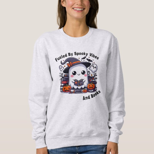 Tillnärd av Spooky Vibes och Bokar Halloween T Shirt (Framsida)