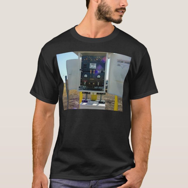 Tillrättare för Cathodic skydd T Shirt (Framsida)