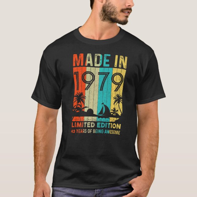 Tillverkad 1979 43 år av Fantastisk T Shirt (Framsida)