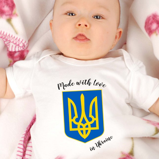 Tillverkad med Kärlek i Ukraina/Ukraina flagga T Shirt (Skapare uppladdad)