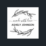 Tillverkad med kärlek Namn Lagerblad Stämpel<br><div class="desc">Enkel tillverkad med kärlek i vacker script kalligrafi med ditt namn och insvept i lagerbladskrans gummistämpel.</div>