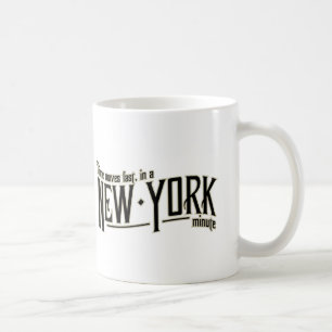 Time flyttningar fastar i minimala New York Kaffemugg