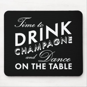 Time som dricker champagnemusen, vadderar musmatta
