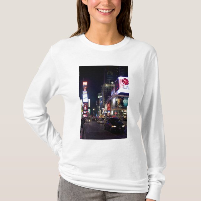 Times Square på natten i Manhattan, New York Tee (Framsida)
