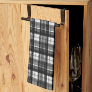 Timless Elegance: Classic Black and White Tartan. Kökshandduk