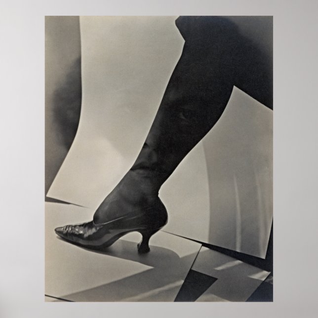 Timless Elegance: Dorothy True i High-Res Poster (Framsidan)