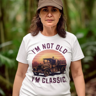 Timless Elegance Tee: Jag är inte gammal, jag är k T Shirt