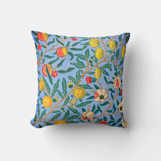 Timless Elegance: William Morris's Four Fruits Kudde