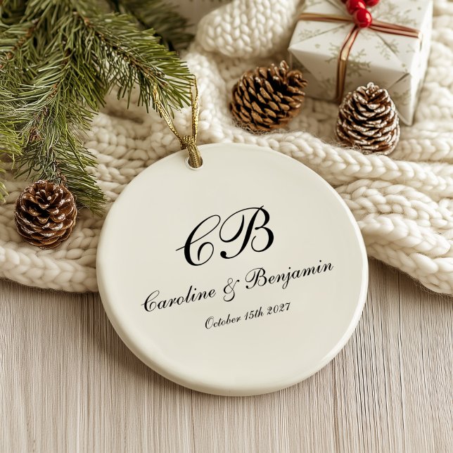 Timless Elegant Black and White Script Monogram Julgransprydnad Keramik (Skapare uppladdad)