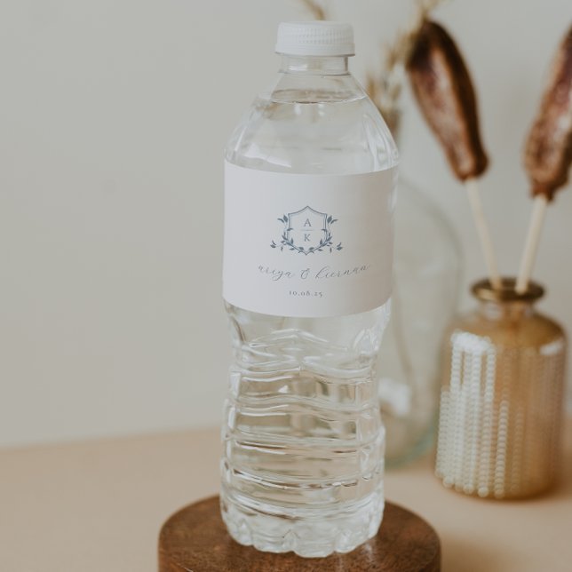Timless Vines Dusty Blue Vapensköld Bröllop Monogr Vattenflaskor Etikett (Skapare uppladdad)