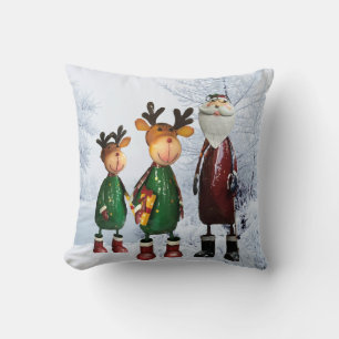 Tin Santa and Cute Tin Reindeers with Gifts Kudde