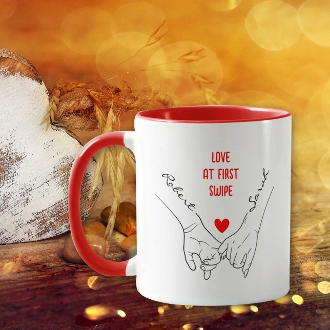 Tinder Couple Holding Händer Valentine Day Red Mugg (Skapare uppladdad)