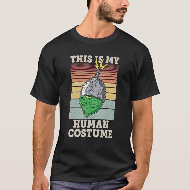 Tinfoil Hat Conspiracy Theorist Alien Humor T Shirt (Framsida)