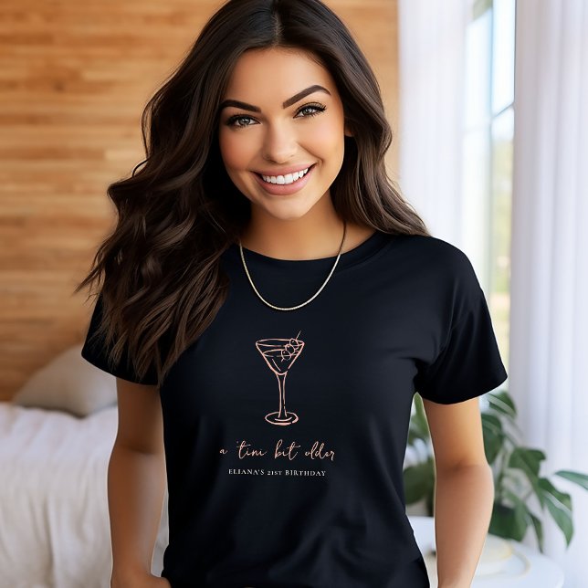 Tini Bit Older Personlig Birthday T Shirt (Skapare uppladdad)