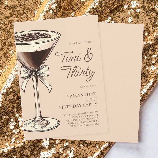 Tini och trettio skript Martini 30års födelsedag P Inbjudningar (Tini and Thirty Script Martini 30th Birthday Party Invitation)
