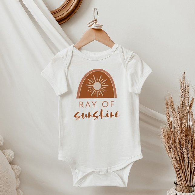 TINLEY Cute Boho Earthy Ray of Sunshine Rainbow T Shirt (Skapare uppladdad)
