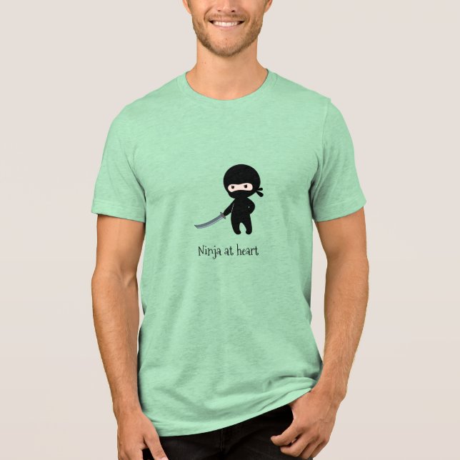 Tiny Arg Ninja vid Heart T Shirt (Framsida)