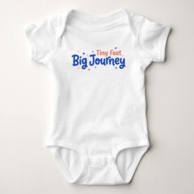 Tiny Feet Big Journey T Shirt (Framsida)