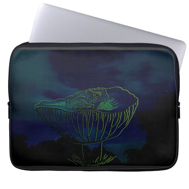 Tiny Frog in a Mushroom Laptop Fodral (Framsidan)