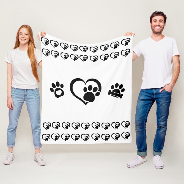 Tiny hearts and Paw Prints Fleece Blanket (På plats)