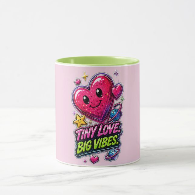 Tiny Love Big Vibes Mugg 💖✨ (Center)