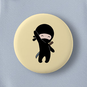 Tiny Lycklig Ninja på Gult Knapp