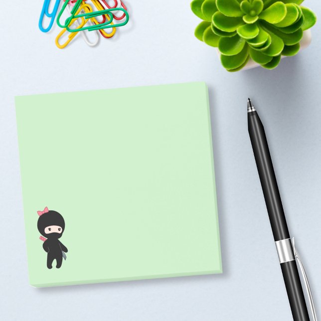 Tiny Ninja Girl på Grönt Post-it Block (Skapare uppladdad)