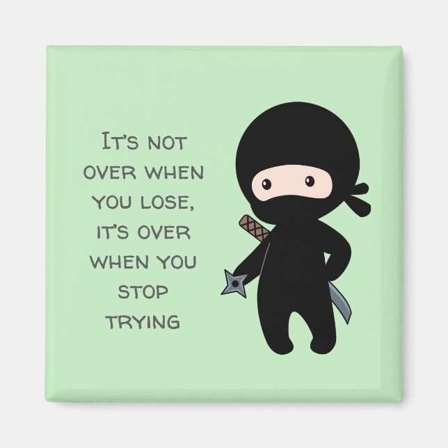 Tiny Ninja Holding Throwing Star Grönt Quote Magnet (Framsidan)