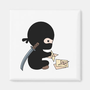 Tiny Ninja Skapar Origami Papper Throwing Star Magnet