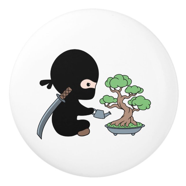 Tiny Ninja Watering Bonsai Träd Knopp (Framsidan)