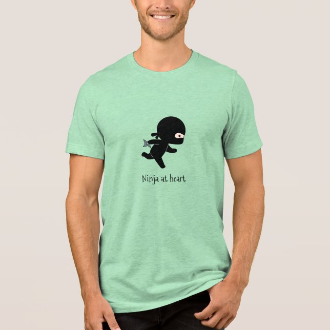 Tiny Running Ninja vid Heart T Shirt (Framsida)