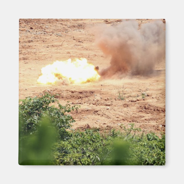 Tio halvpund block av TNT Magnet (Framsidan)