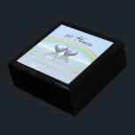 Tioårsjubileum Tin Hearts Smyckeskrin<br><div class="desc">Gift box med min ursprungliga utformning av två tenn- eller aluminiumhjärtan flytande på vatten under en regnbåge. Anpassadet säger "10 år".</div>