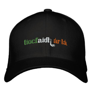 tiocfidh ár lá baseball hat broderad keps