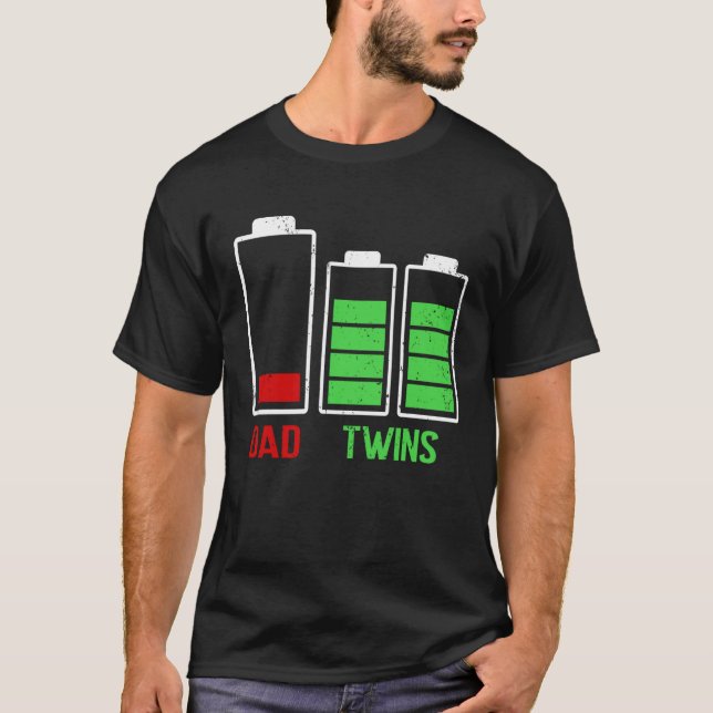 Tired Dad Low Battery Twins Full Charge Father's D T Shirt (Framsida)