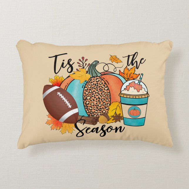 "Tis säsong - fall, fotboll och pumpkin Spice Prydnadskudde (Framsidan)