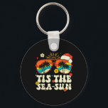 Tis The Sea Sun Santa Groovy Christmas In July Sum Nyckelring<br><div class="desc">Tis The Sea Sun Santa Groovy Christmas In July Summer</div>