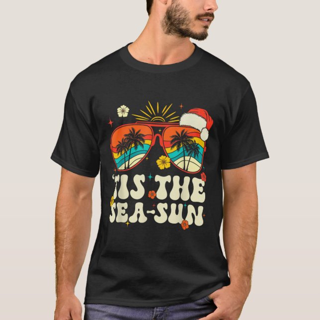 Tis The Sea Sun Santa Groovy Christmas In July Sum T Shirt (Framsida)