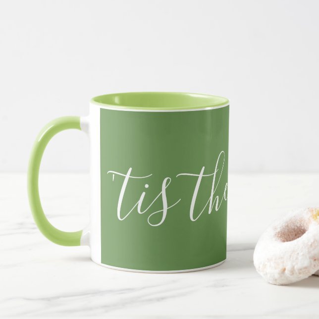 'Tis the Season Script - white on grönt Mugg (Med munk)