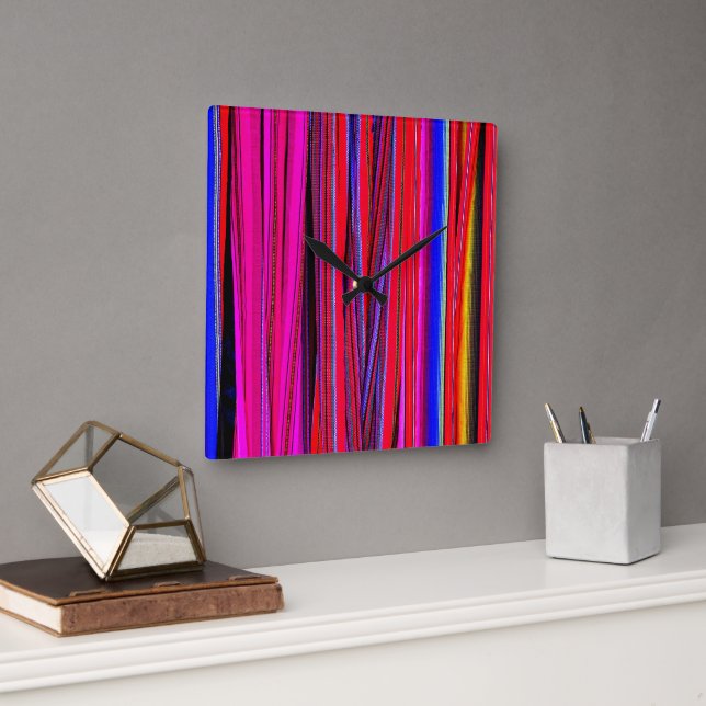 Tissus guatémaltèques : trésor de Chichicastenango Fyrkantig Klocka (Kontor)