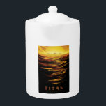 Titan största måne i Planet Saturn<br><div class="desc">Humanitets första besättning uppdrag till Titan, skrumpen i en orange dimma, avslöjade en utomjordisk skönhet. Utforskarna navigerar i kolvätefloder i särskilt designade farkoster, som dockar kolossala metanisberger. De marscherade vid handduksanddyner som härjats av fräcka vind och sjunkit ned i kanjoner som genomsyras av flytande etan och söker efter livstecken i...</div>
