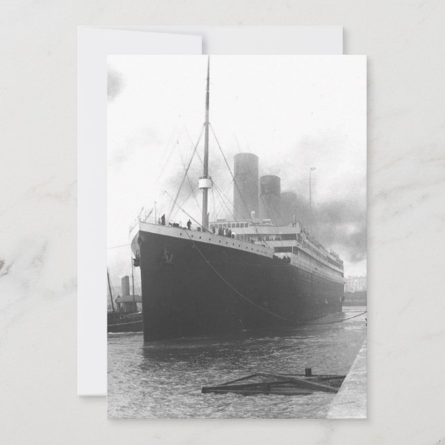 Titanic i Southamptons dockor (Framsida)