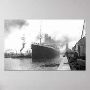 Titanic i Southamptons dockor Poster