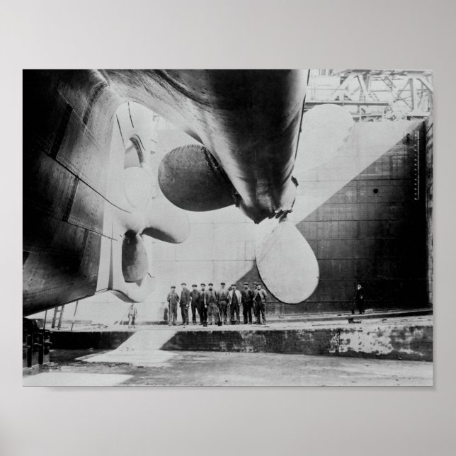 Titanic in Dry Dock - 31 maj 1911 Poster (Framsidan)