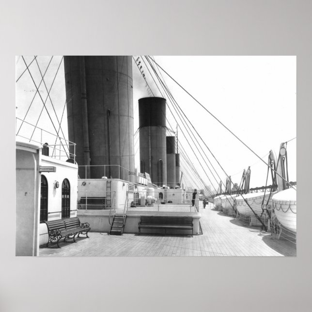 Titanic Photo Deck och livbåtar Poster (Framsidan)
