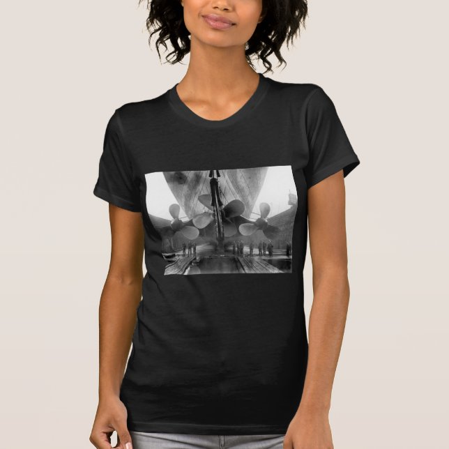 Titanics propellrar tee (Framsida)