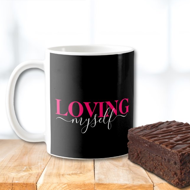 Titel: Att älska mig själv Rosa Skript Typografi Kaffemugg (Skapare uppladdad)