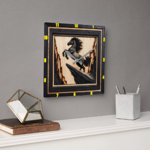Titel: Bergspirit: Personlig Charred Wood Fyrkantig Klocka